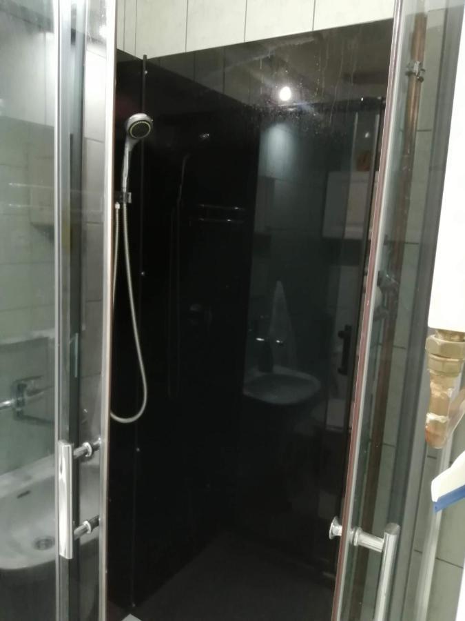 Self Check-In Targi Lotnisko Parking B Apartamento Poznan Exterior foto